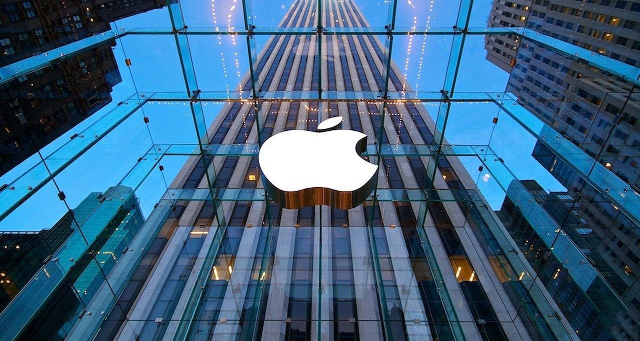 Apple stock remains a top investment choice in 2025. Discover its performance, financial outlook, risks, and growth potential before making your investment decision.